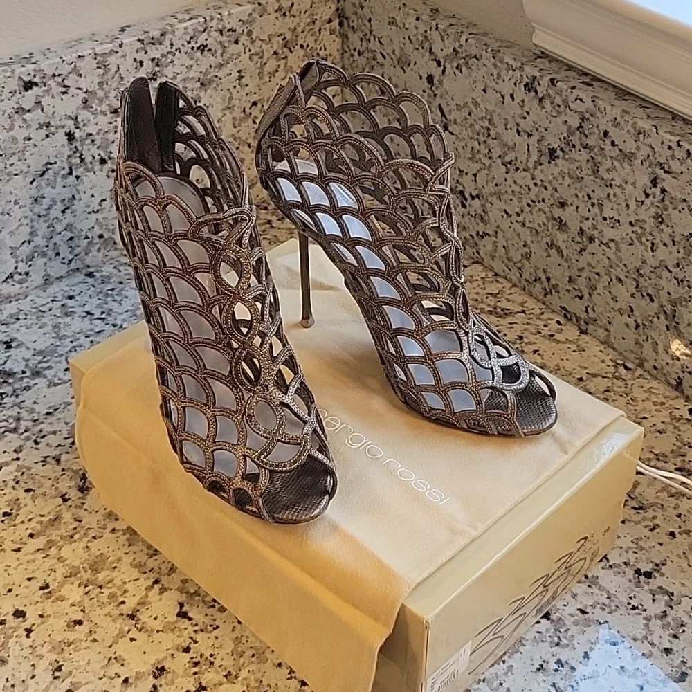 Exquisite pair of Sergio Rossi heels sz 9 - Picture 3 of 15
